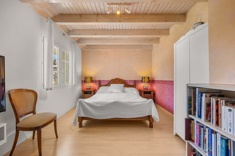 Magnificent villa located in residential area (10)