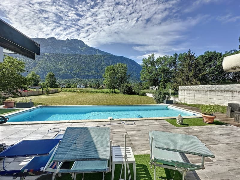 Kaution 200 m2/500 m2 Baugrund + Prächtige Villa mit Pool (6)