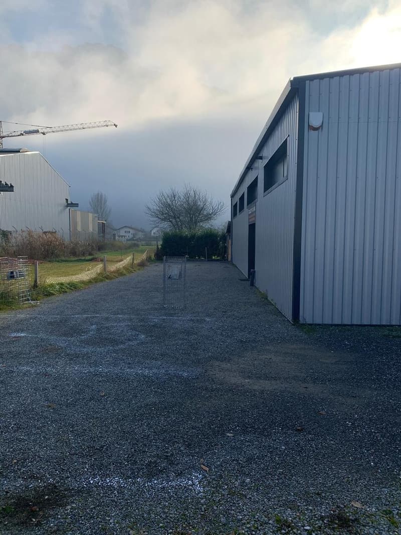 Kaution 200 m2/500 m2 Baugrund + Prächtige Villa mit Pool (4)