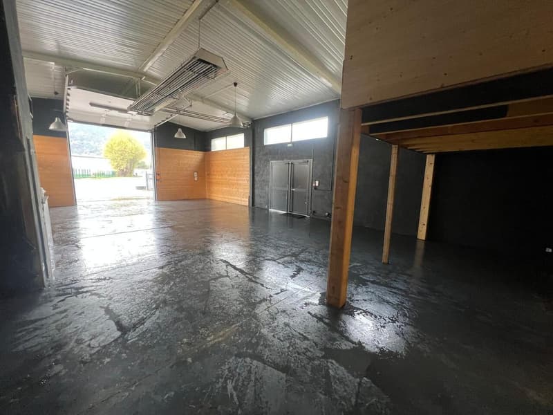 Kaution 200 m2/500 m2 Baugrund + Prächtige Villa mit Pool (3)