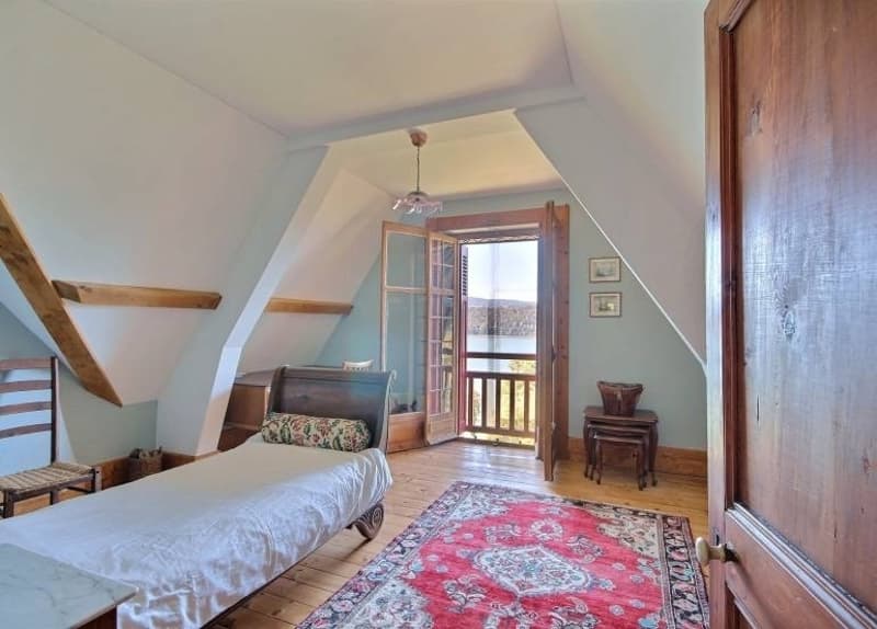 Prächtiges Herrenhaus mit Blick auf den Joux-See (13)