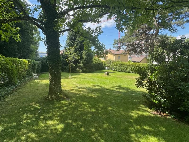 Magnifique terrain constructible de 1800 m2 avec villa individuelle (3)