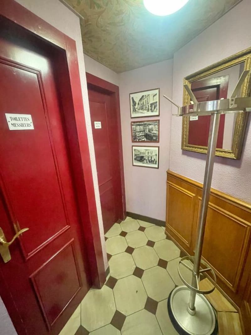 Commercial premises + business (23)