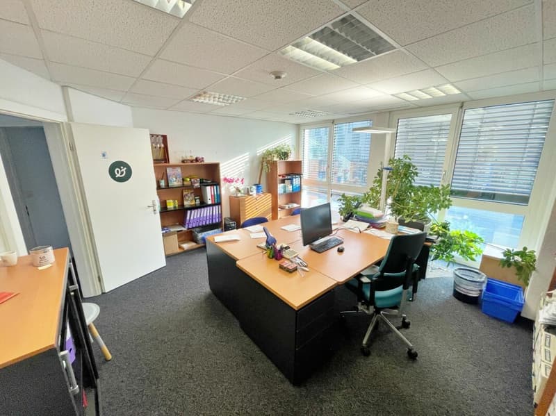 Office_ Warehouse_DDP_Crisser (16)