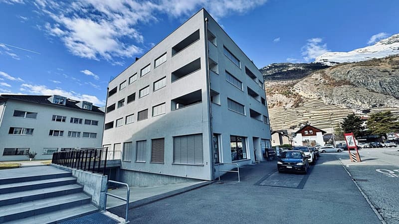 Opportunità di investimento eccezionale; attico di 4,5 locali con terrazza panoramica nel centro del villaggio (13)