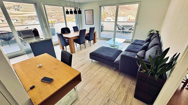 Opportunità di investimento eccezionale; attico di 4,5 locali con terrazza panoramica nel centro del villaggio (3)
