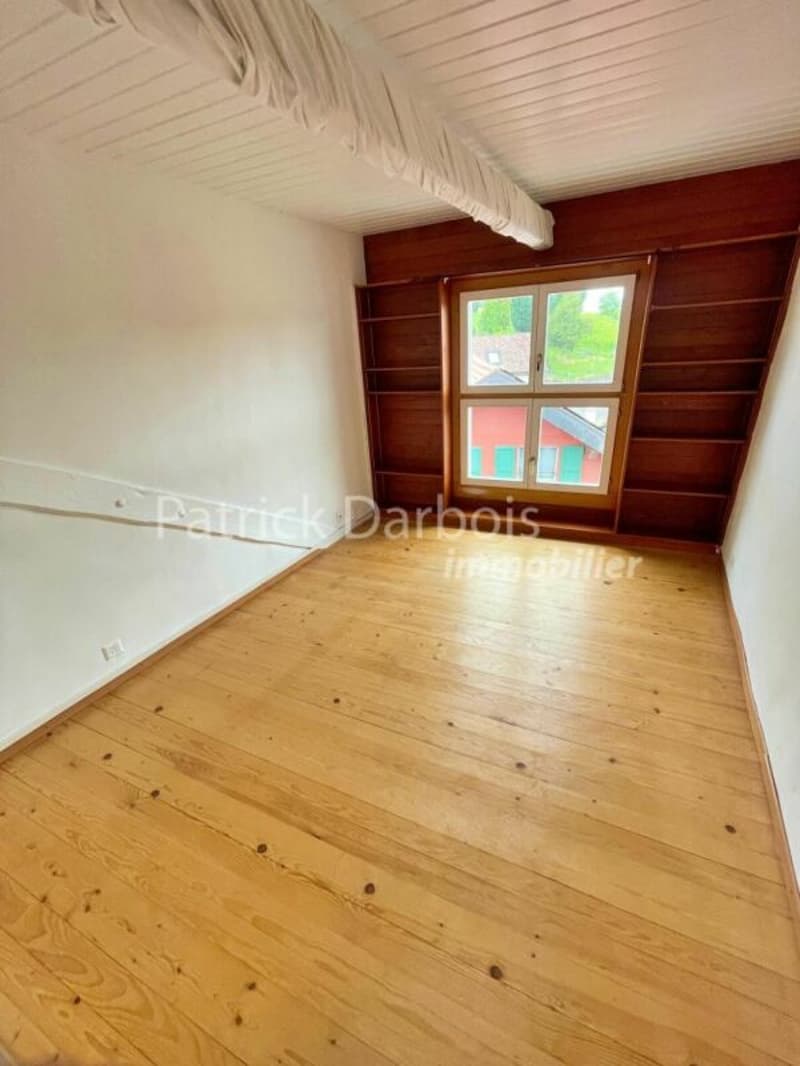 Village house 10 rooms in Montagny-près-Yverdon (34)