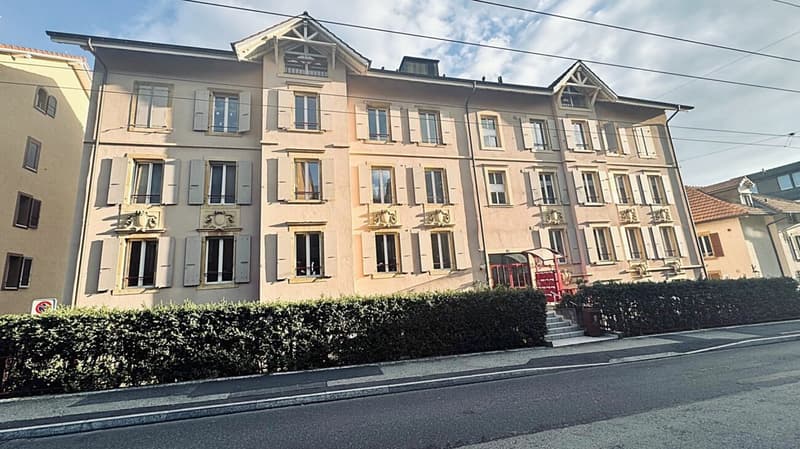 Spazioso appartamento di 4,5 locali nel centro di Neuchâtel (2)