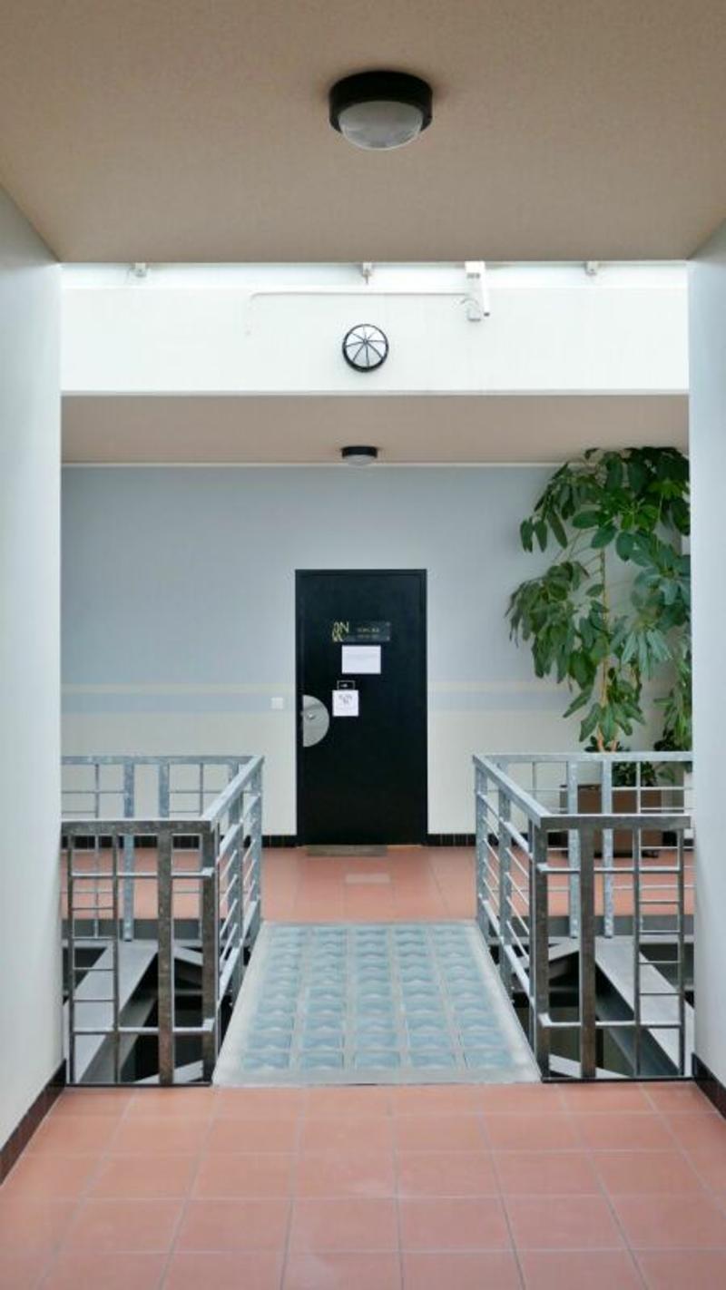 Office_local_commercial_property_Mies (7)