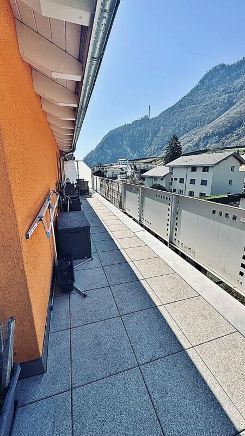 Spacious 3.5-room penthouse in mint condition with a large terrace (10)