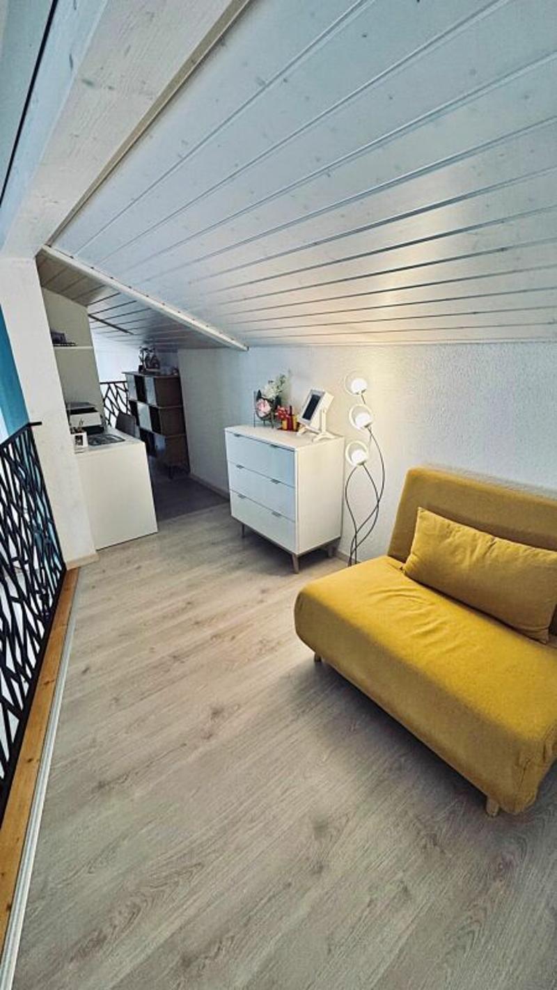 Spacious 3.5-room penthouse in mint condition with a large terrace (19)