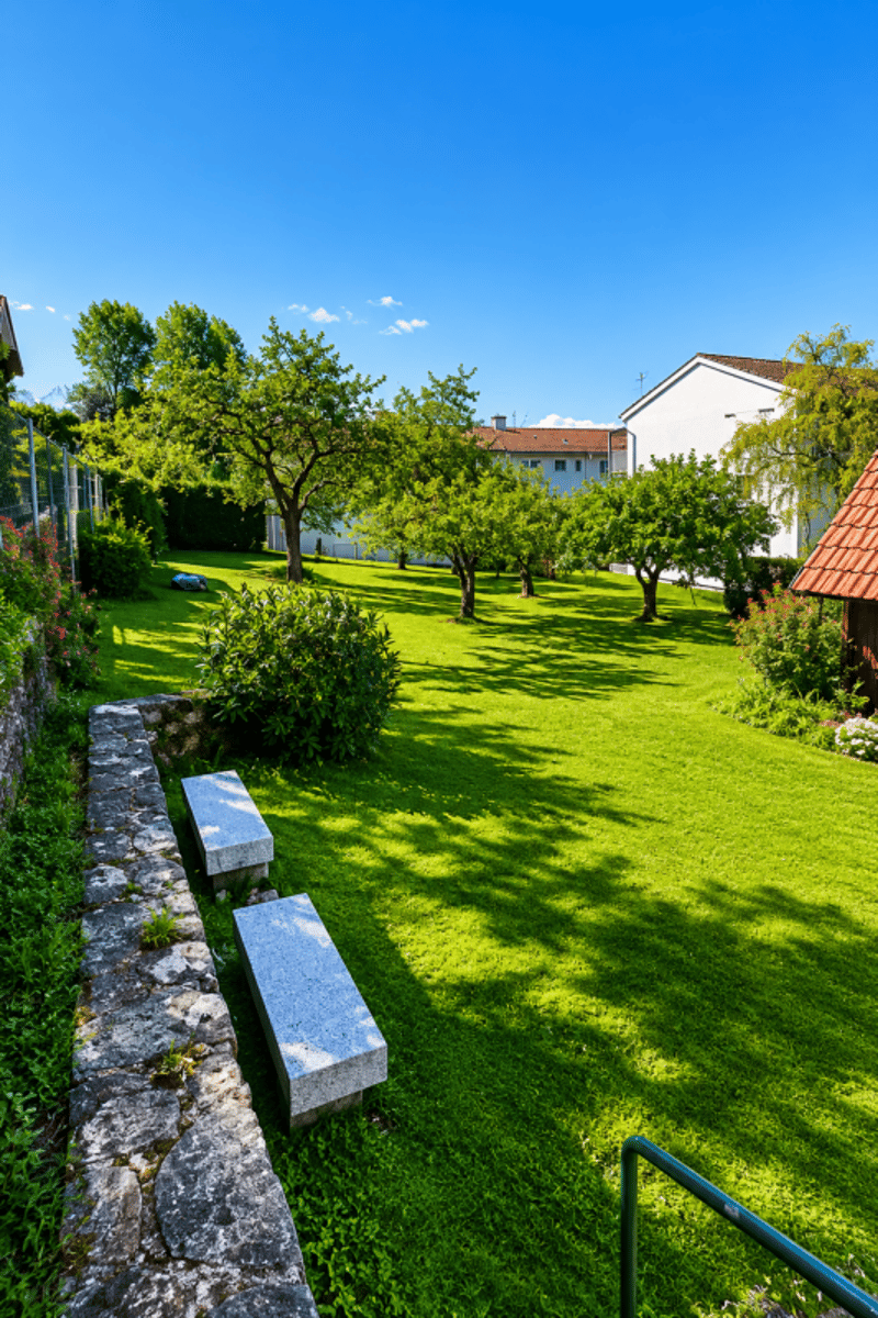 Villa individuelle de caractère avec deux spacieux appartements à proximité du centre-ville (8)