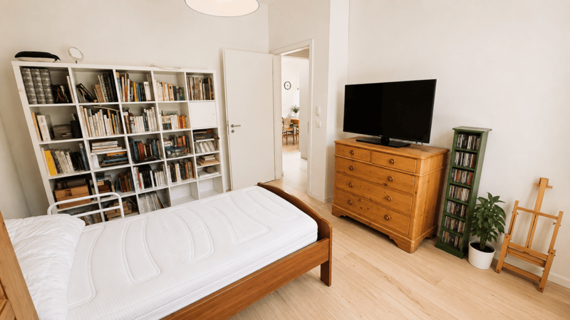 Villa individuelle de caractère avec deux spacieux appartements à proximité du centre-ville (19)
