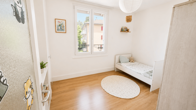 Villa individuelle de caractère avec deux spacieux appartements à proximité du centre-ville (44)