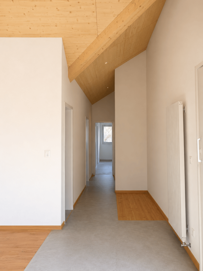 Condominio con 3 appartamenti a Forel (32)