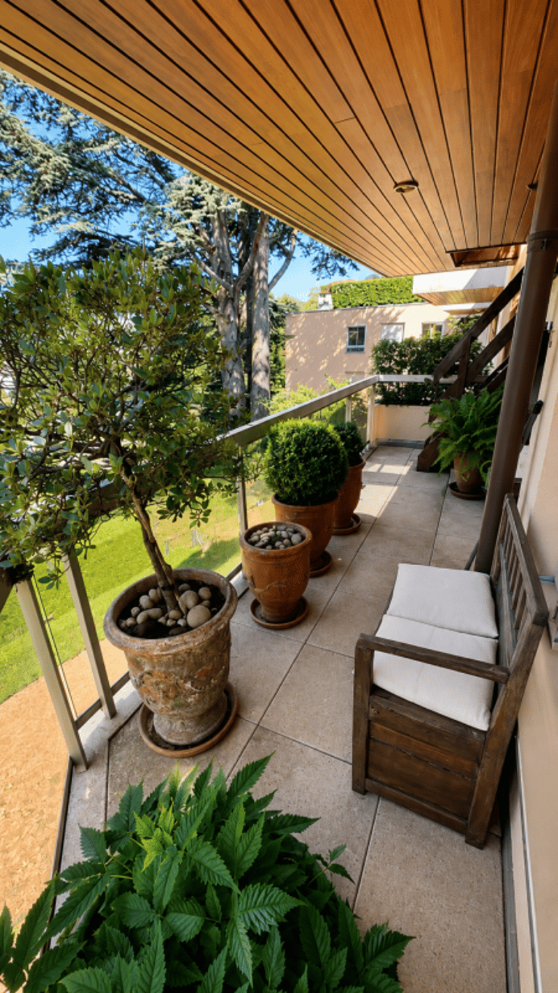 Prachtiges 3,5-Zimmer-Attikapartment mit Terrasse, privatem Rooftop und teilweisem Seeblick - Direkt vor den Toren von Genf (11)