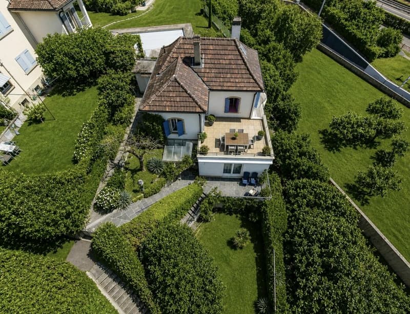 Splendida villa indipendente con vista panoramica, a 200 m dal lago (1)