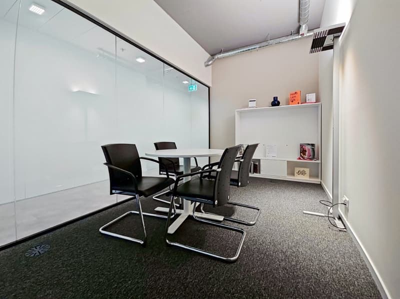 Voll ausgestatteter privater Büroraum für Sie und Ihr Team in Regus Andreaspark (12)