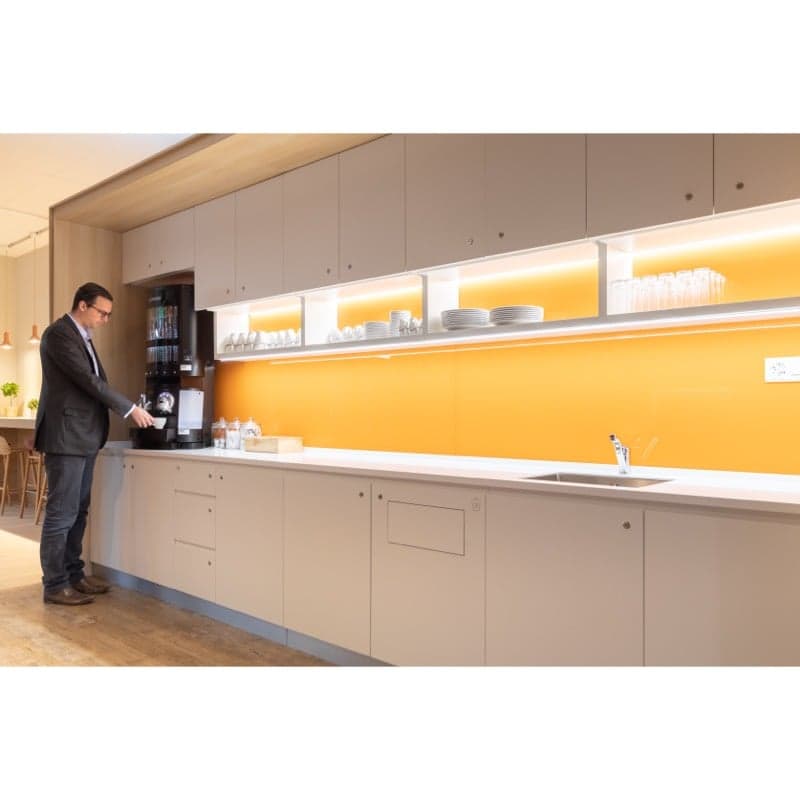 Unlimited access to Regus Airport offices (8)