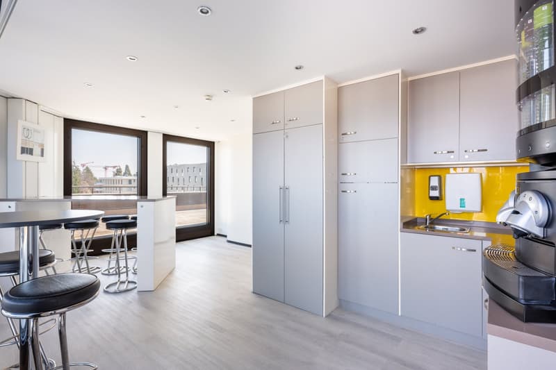 Espace de bureau ouvert pour 10 personnes à Regus Balexert Tower (8)