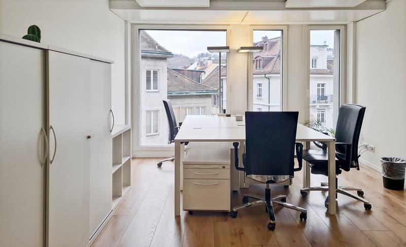 Prenota uffici a Regus City Old Town per 2 persone (2)