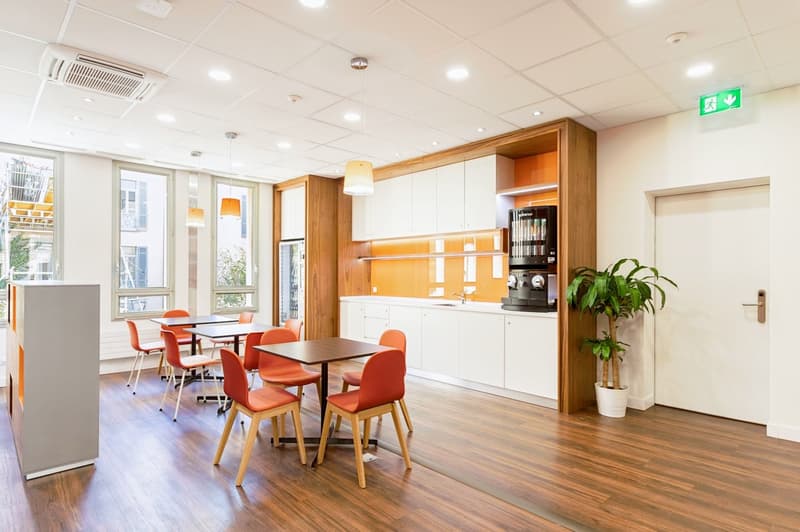 Office for 2 people in Regus Maghetti Quarter (11)