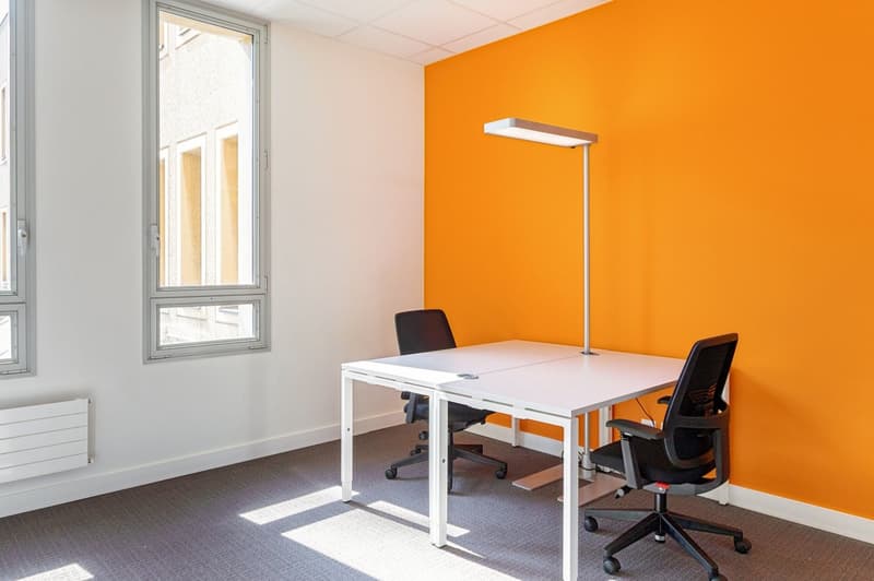 Office for 2 people in Regus Maghetti Quarter (16)