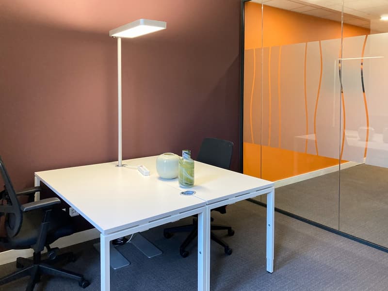 Office for 2 people in Regus Maghetti Quarter (21)