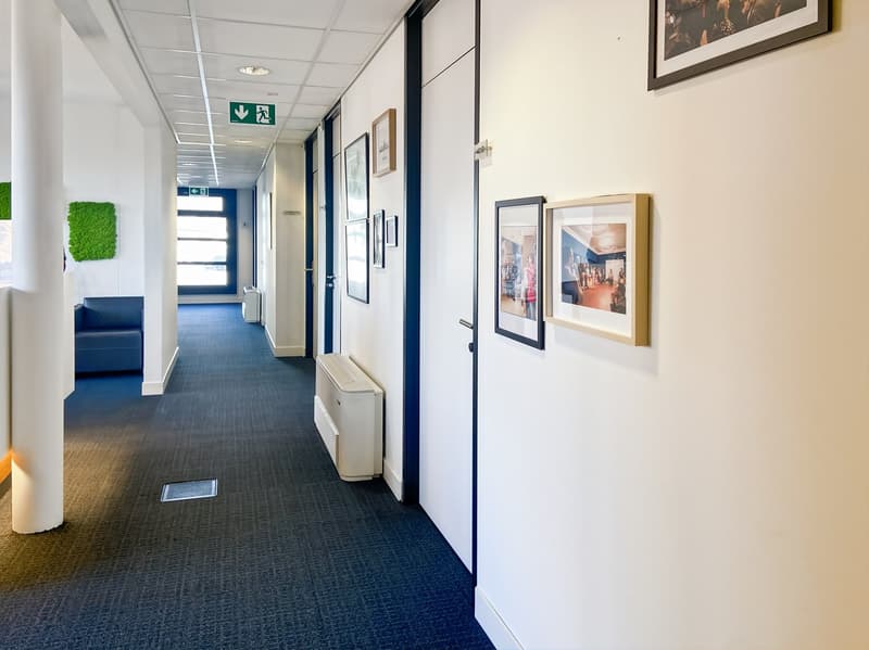 Bureau pour 5 personnes à Regus Casarate (15)