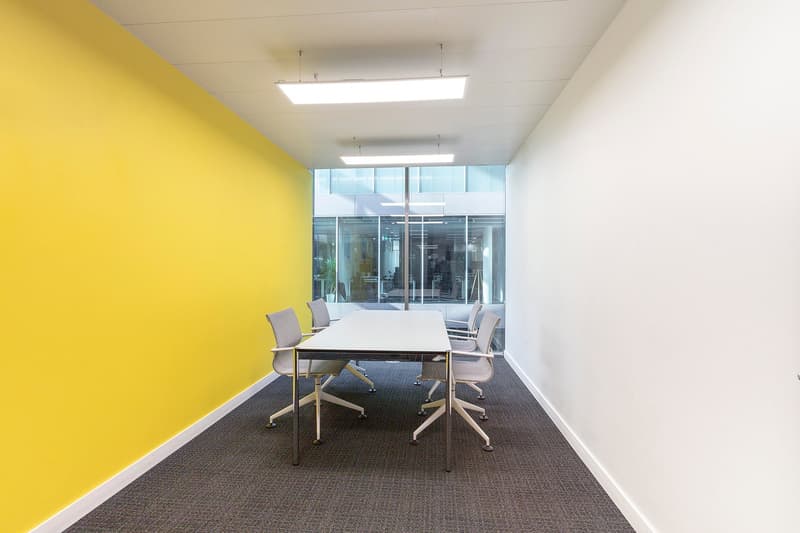 Accesso tutto compreso a uffici professionali per 1 persona nel parco aziendale Regus (6)