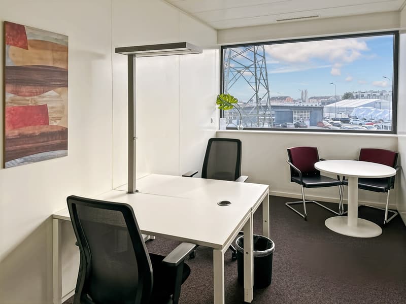 Trouvez un espace de bureau à Regus Business Park pour 4 personnes où tout est pris en charge (12)