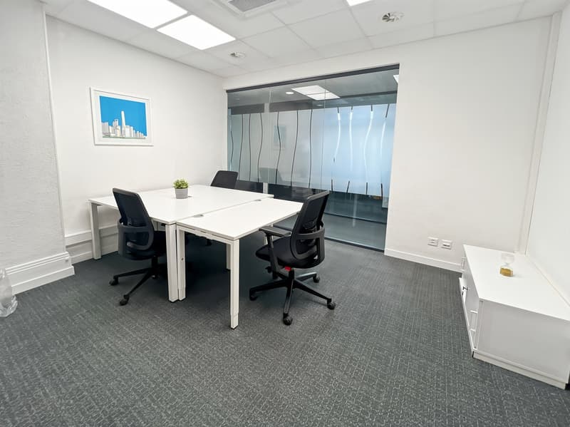 Buchen Sie einen offenen Büroplatz für Unternehmen aller Größen bei Regus Main Station (11)