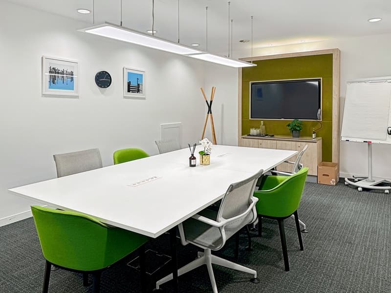 Buchen Sie einen offenen Büroplatz für Unternehmen aller Größen bei Regus Main Station (8)