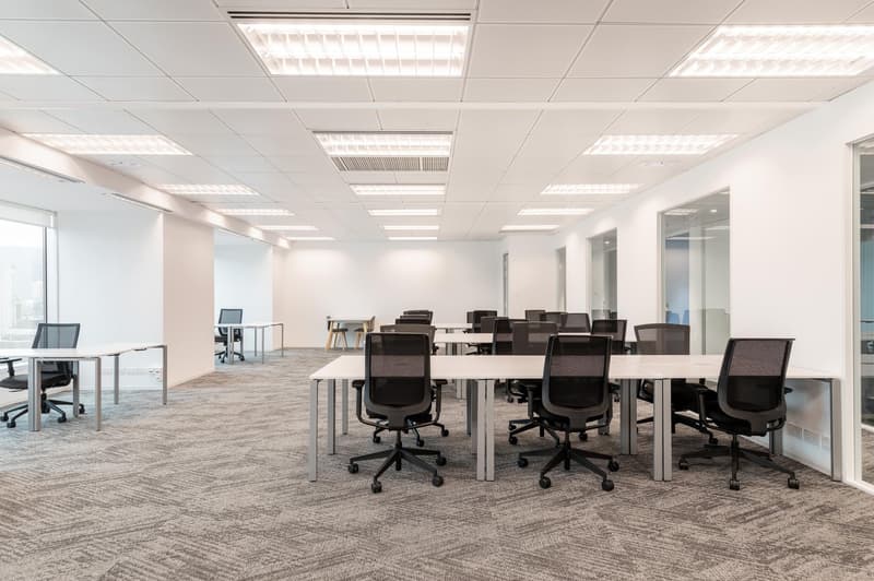 Privater Büroraum für 3 Personen bei Regus Bessieres (3)