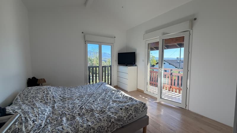 Maison familiale avec joli jardin et vue dégagée (9)
