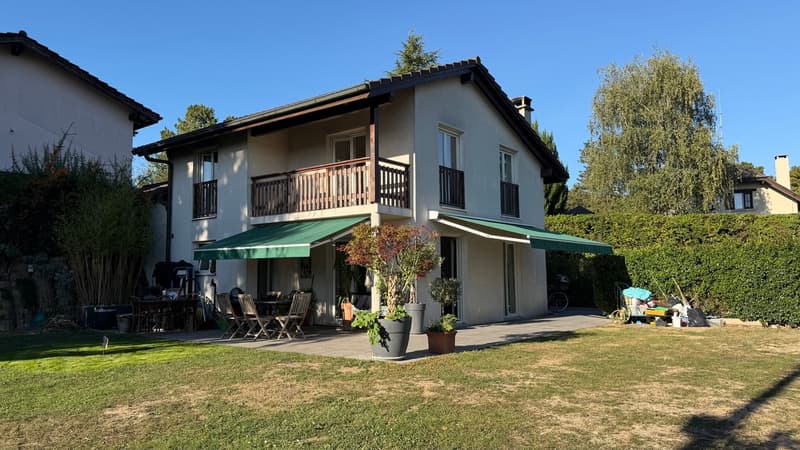 Maison familiale avec joli jardin et vue dégagée (12)