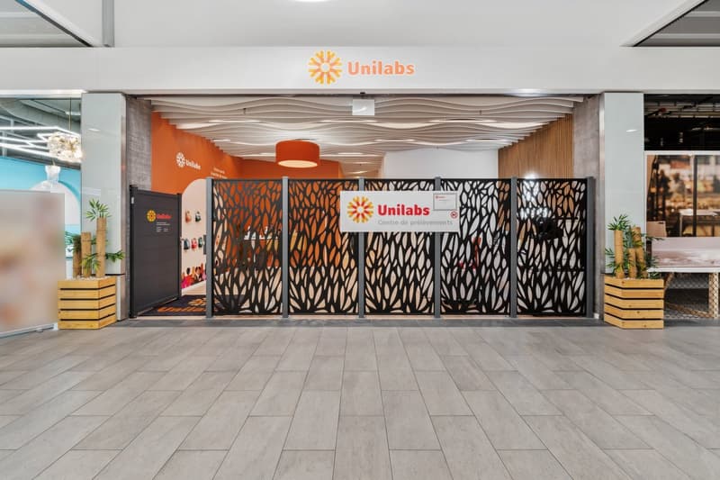 Beautiful arcade for rent in the heart of the Chêne-Vert shopping center (1)