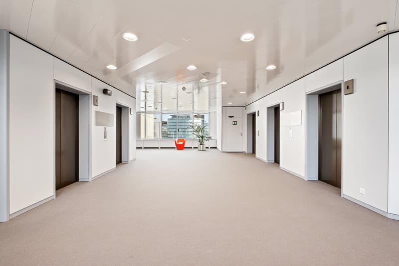 For rent - Bright plug and play offices (2)