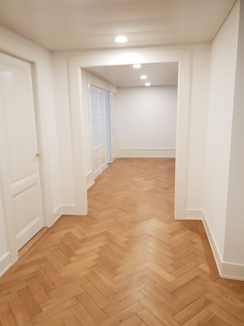 Rue du Rhône - Bureaux aménagés au sein d'un immeuble de caractère (2)