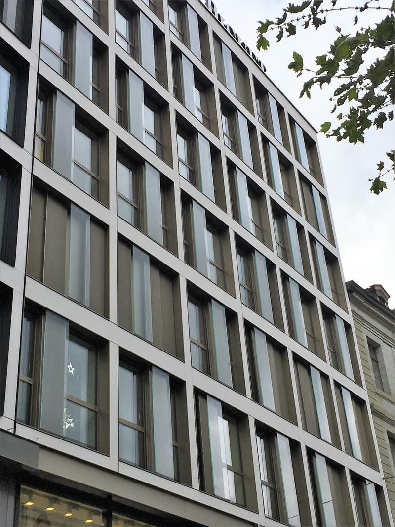 Büroflächen von 135 m2 zur Miete am Place de la Fusterie in Genf (1)