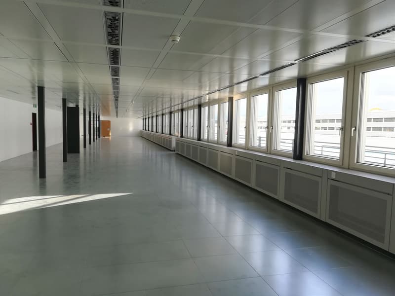 Plateau de bureaux lumineux de 1'173 m2 à louer Centre ville de Lausanne (1)