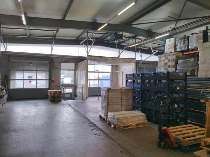 Vaud locaux bureaux, atelier et stockage de 4500 m2 à louer à Romanel (5)