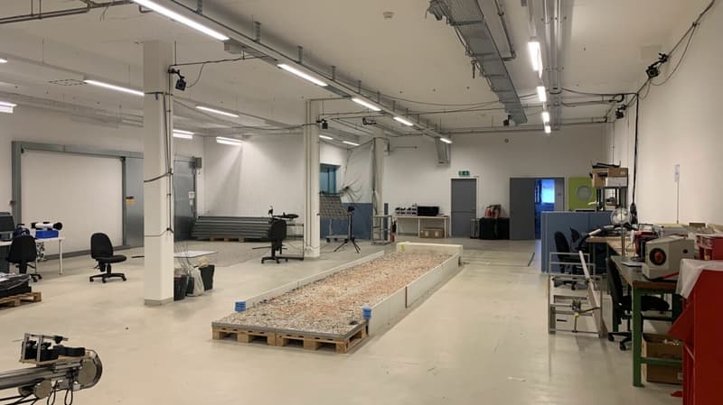 Vaud locaux bureaux, atelier et stockage de 2700 m2 à louer à Cheseaux (4)