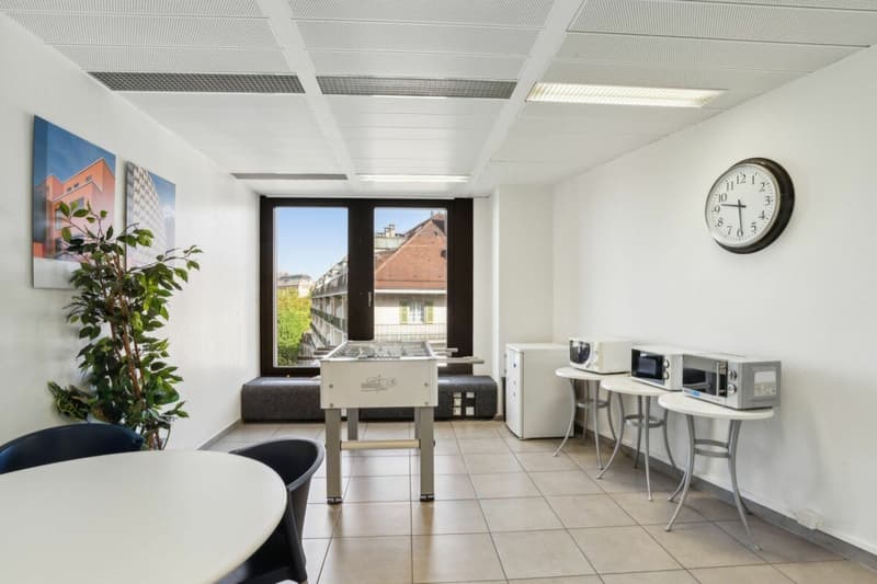 Superficie modulare di 500 m² con vista sul lago immediatamente disponibile! (11)