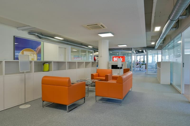 Spazi di ufficio divisibili da 550 a 1400² in affitto a Pont Bessières / Caroline / Rue Centrale (3)