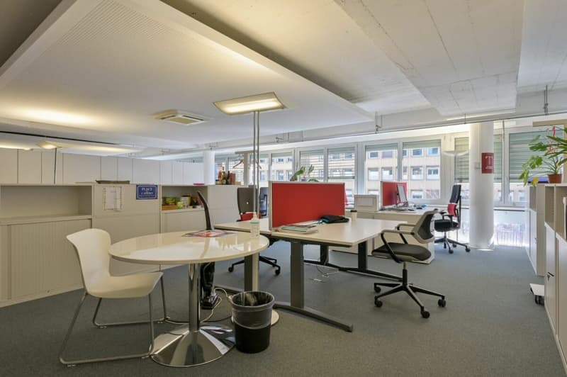 Spazi di ufficio divisibili da 550 a 1400² in affitto a Pont Bessières / Caroline / Rue Centrale (5)