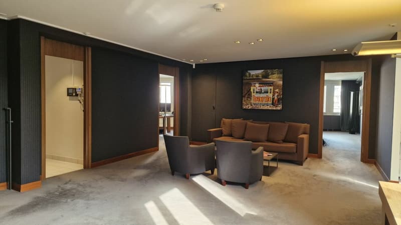 Belle surface administrative de 354m² au coeur de Lausanne: Place Saint-François ! (2)