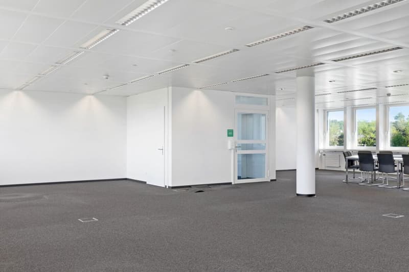 Bureaux modernes disponibles immédiatement à Renens (2)