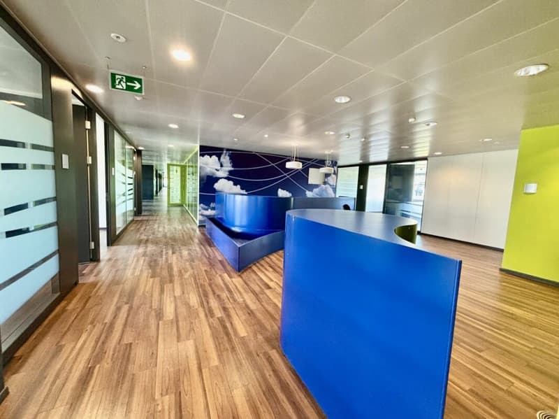 Superbes surfaces de bureaux modernes, accessibilité CFF et parkings (3)