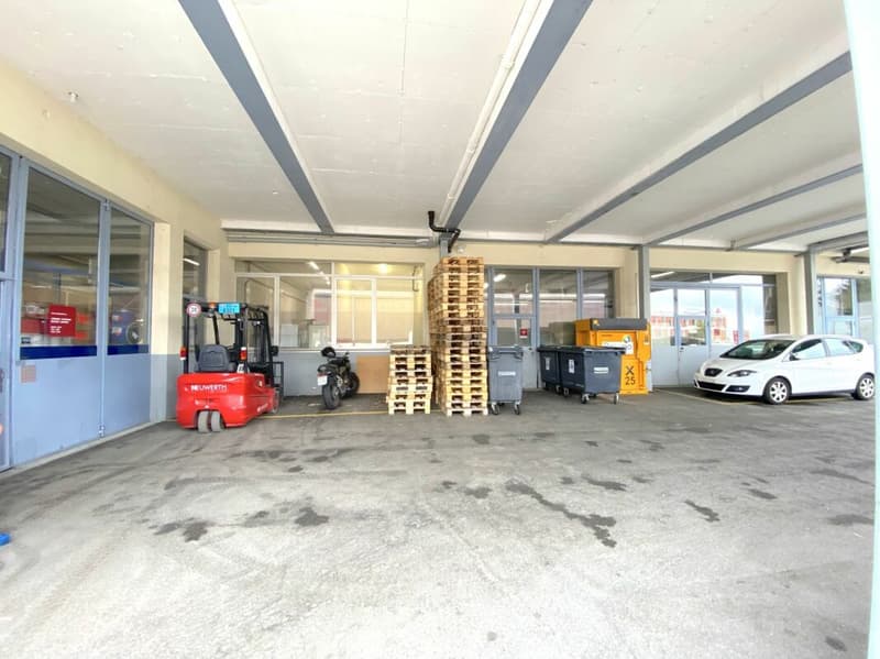 Vaud local stockage showroom depot archives à louer En Budron 600/1200 m2 (8)